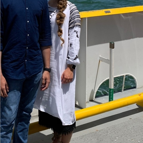 White embroidered midi dress - Picture 4 of 5